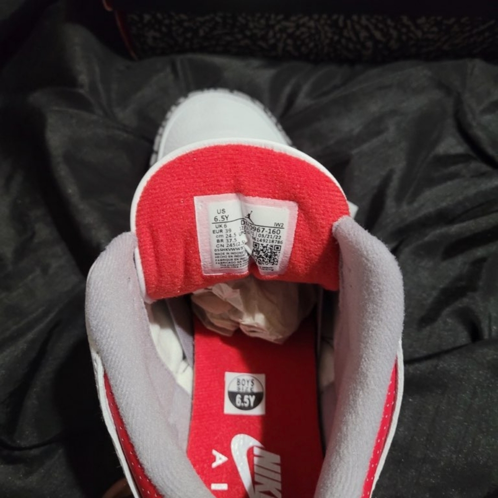 Jordan 3 - Picture 4 of 5